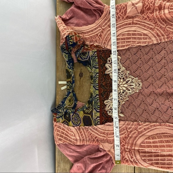 Gimmicks by BKE pink boho cut out lace embroidered LS top, XS - Picture 8 of 11